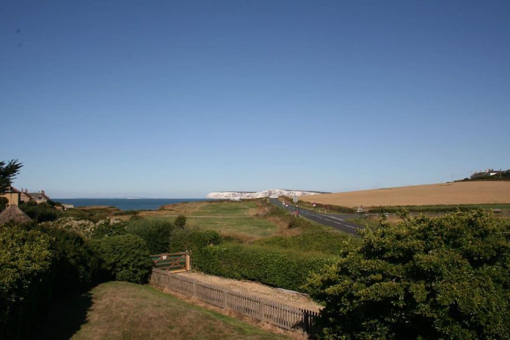 Brook  Greystone Cottage - Sea Views, Short Stroll To A Beautiful Sandy Beach מראה חיצוני תמונה