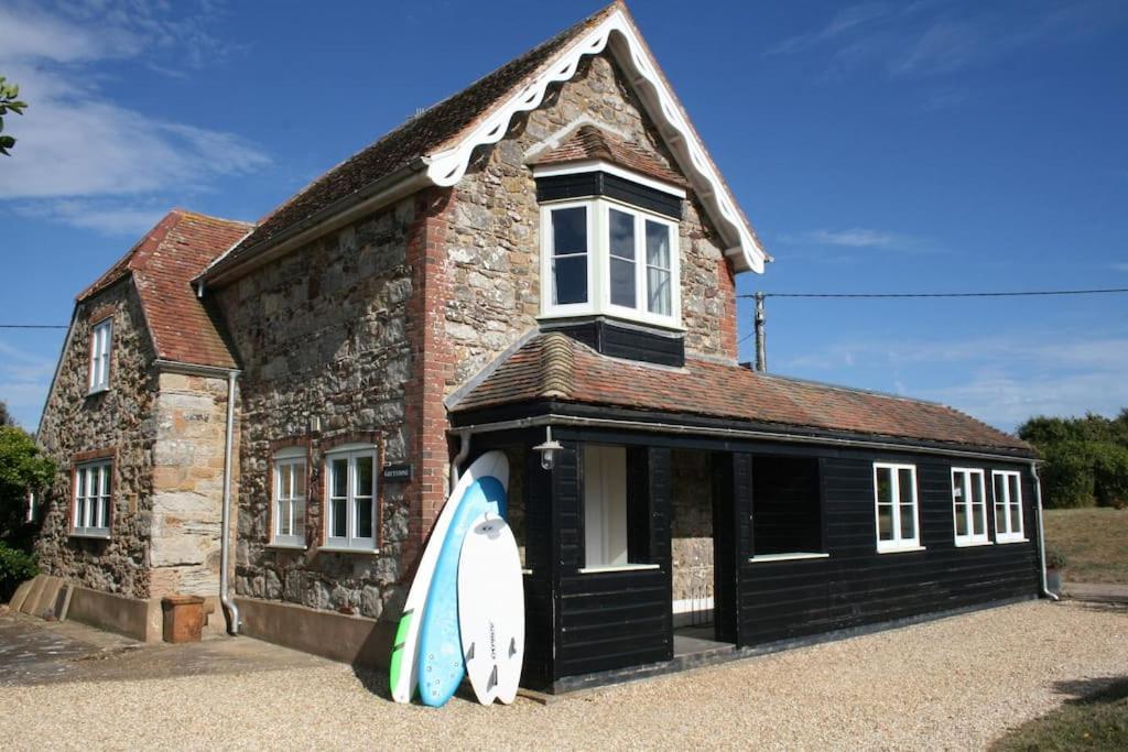 Brook  Greystone Cottage - Sea Views, Short Stroll To A Beautiful Sandy Beach מראה חיצוני תמונה